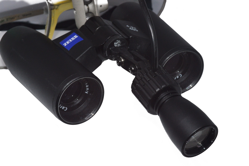 Eigene Zeiss-Lupenbrille mit PowerLight spot SLA-ZS